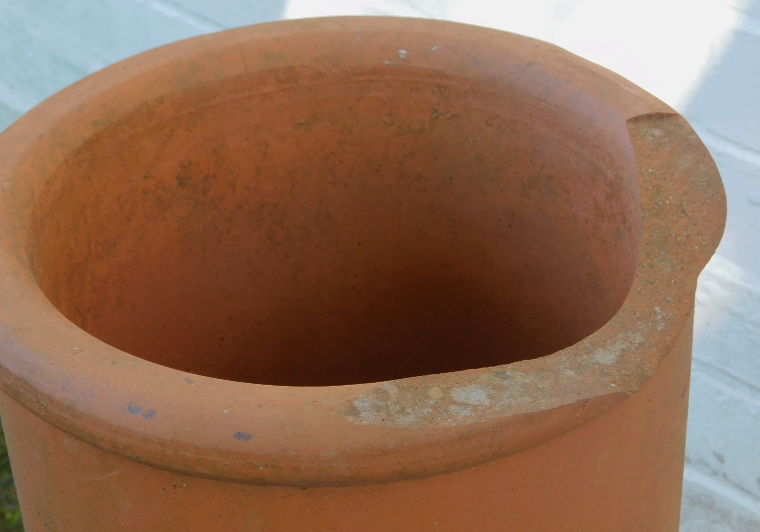 A terracotta chimney pot, 61cm high. (AF) - Image 3 of 3