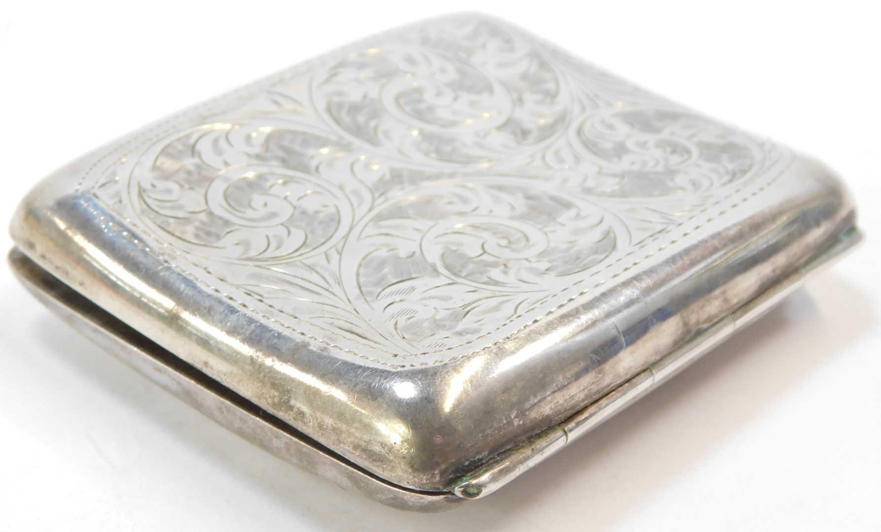 An Edward VII silver cigarette case, with engine engraved floral scroll decoration and a vacant - Image 3 of 4