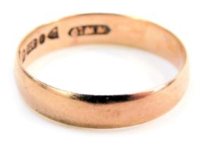 A 9ct rose gold wedding band, of plain design, Chester 1914, ring size M½, 1.6g.