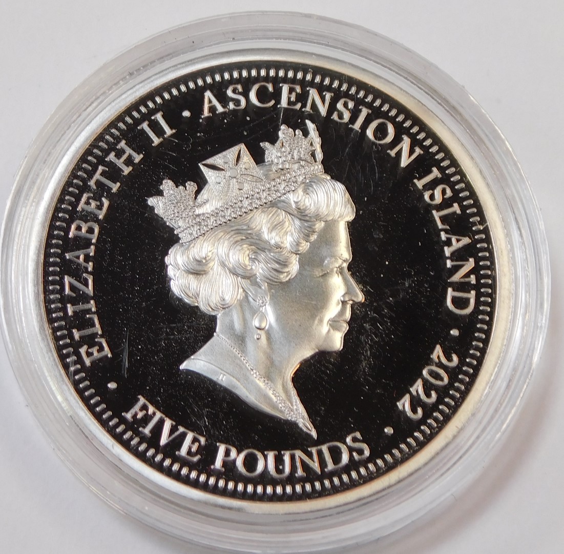 Elizabeth II coin packs, comprising three partial Portraits in Time collectors packs, each including - Image 3 of 4