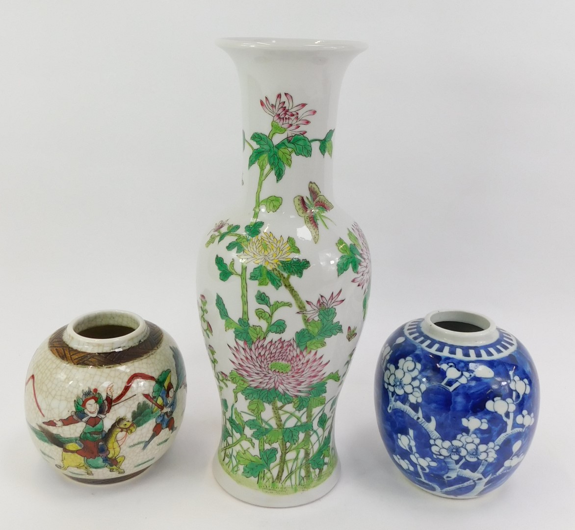A group of Oriental items, to include a porcelain vase, of baluster form with elongated neck, - Image 2 of 5