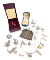 Assorted silver and other jewellery, comprising a Victorian square silver brooch, with hammered star