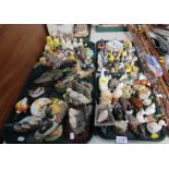 Various duck ornaments, figure groups, keyrings, plates, etc. (4 trays)