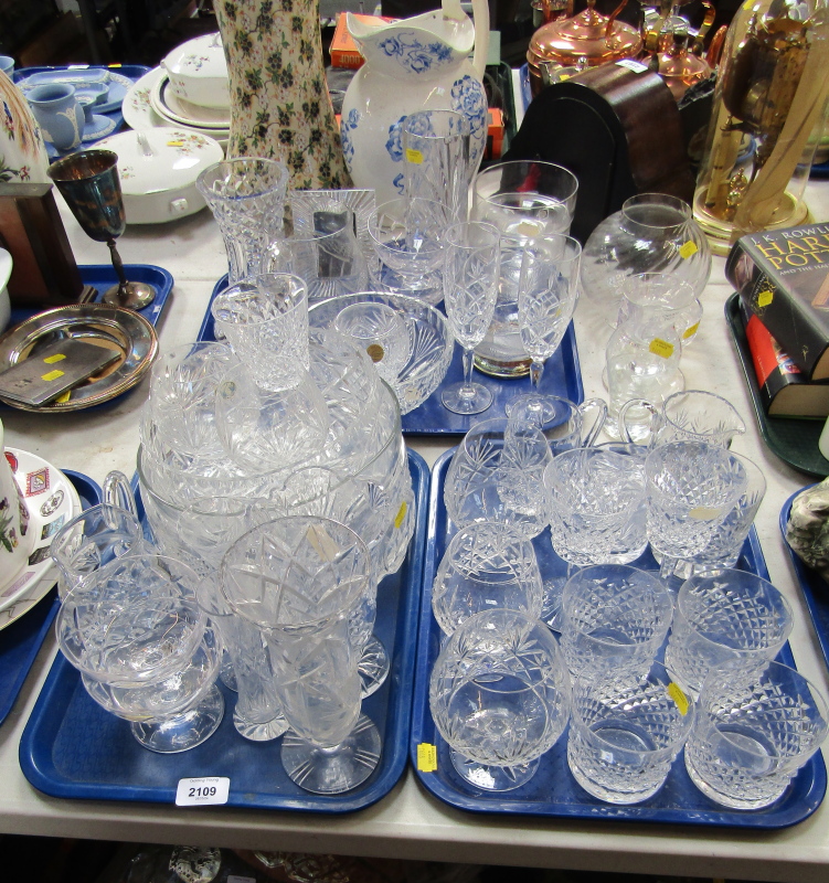 Various glassware, comprising hibble type glasses, fruit bowls, Royal Scot jug, Edinburgh crystal