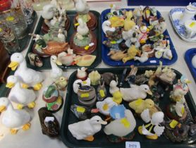 Various duck ornaments, figure groups, etc. (3 trays and loose)