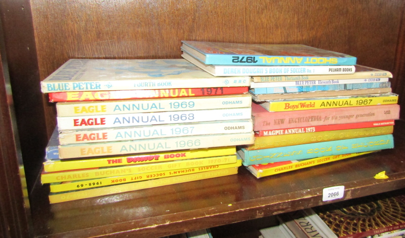 A collection of books and annuals, to include Charles Buckons, Miner's Haynes Manuals, Soccer Gift