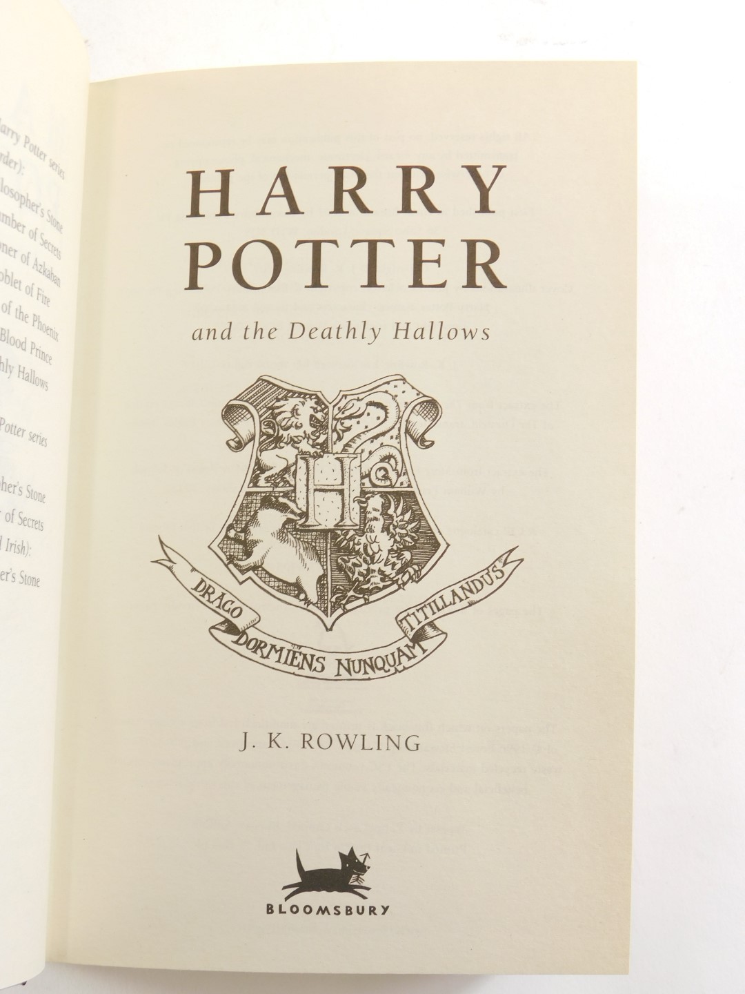 Rowling (JK). Harry Potter and The Deathly Hallows, first edition, published 2007. - Bild 2 aus 2