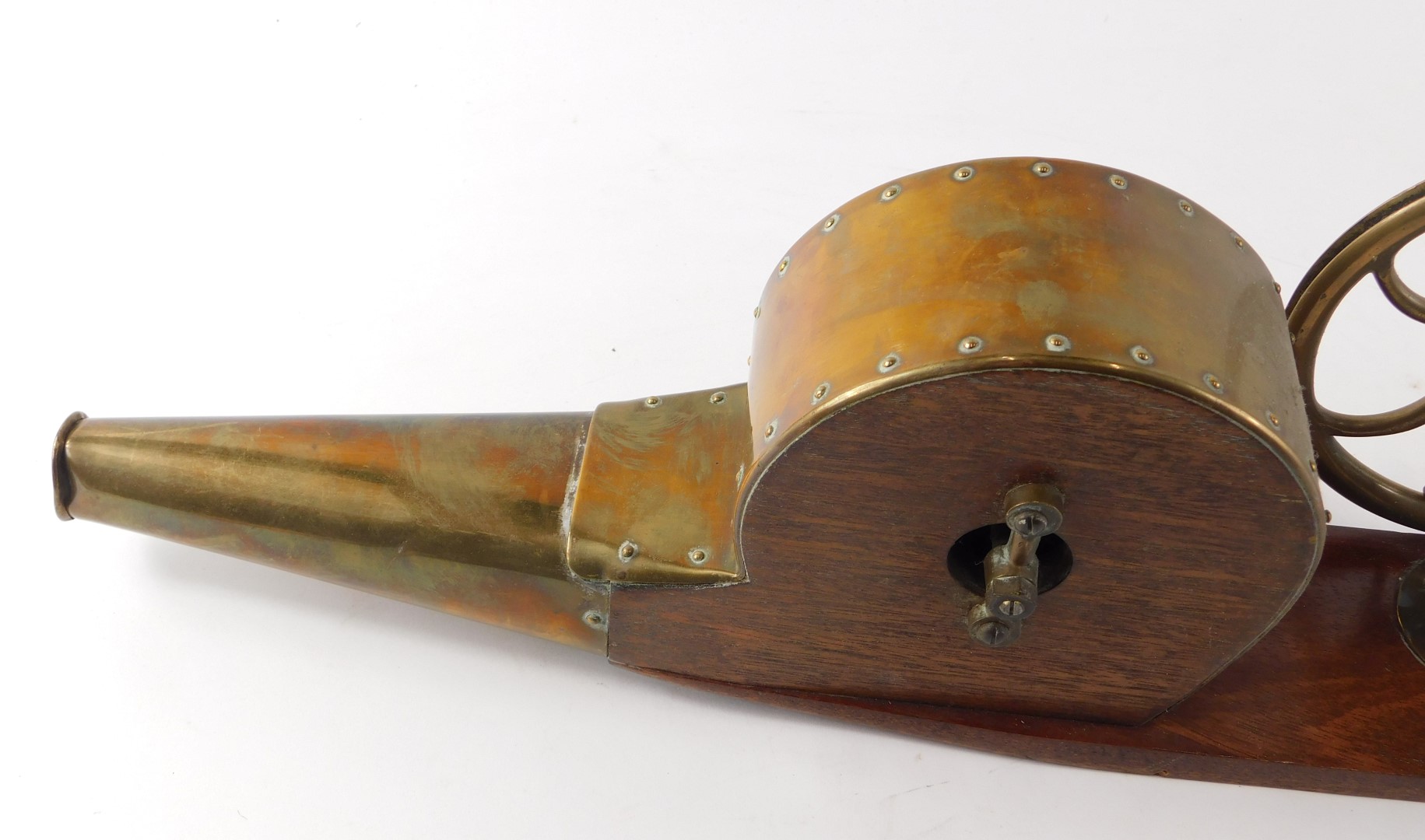 A set of 19thC mahogany and brass mechanical bellows, the underside stamped A. Richardson. - Image 3 of 4