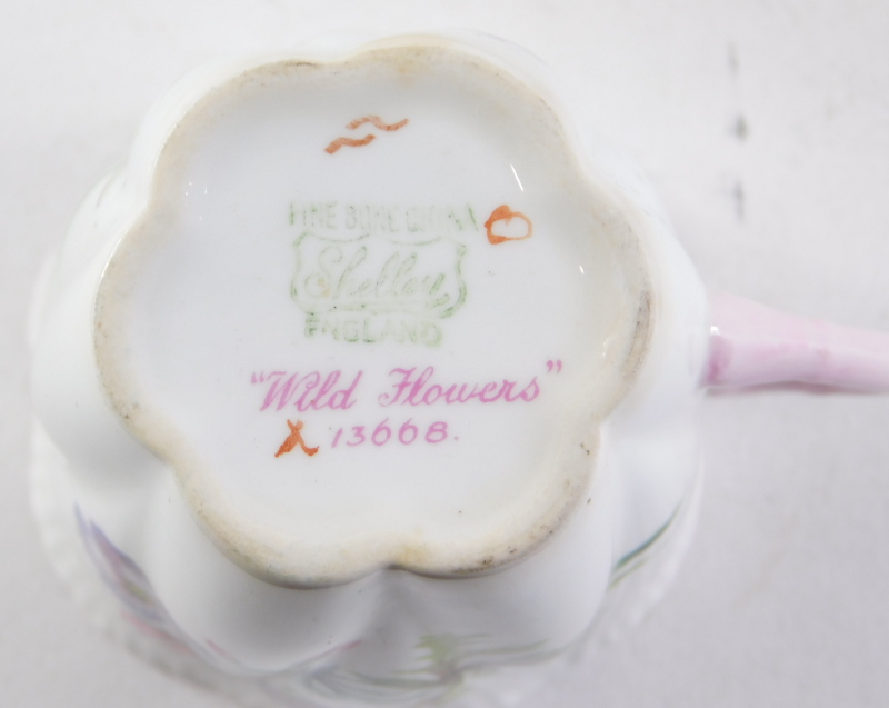 A Shelley Wild Flowers pattern coffee service, with cream floral ground with pink border, comprising - Image 2 of 2
