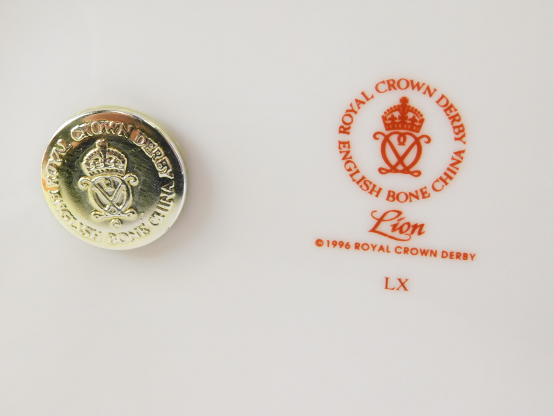 A Royal Crown Derby lion large paperweight, on a moulded base, with silver stopper, dated 1996 LX, 1 - Image 2 of 2