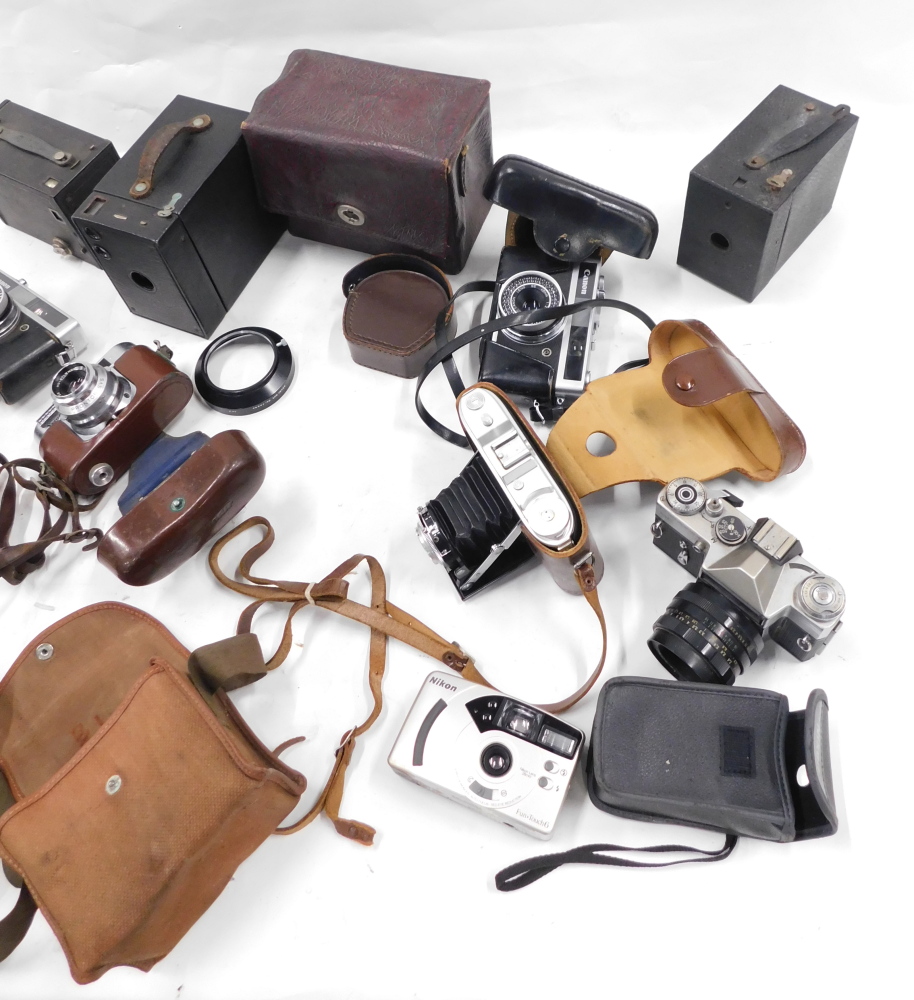 A quantity of cameras, to include Canon, Kodak box cameras, etc. - Image 3 of 4
