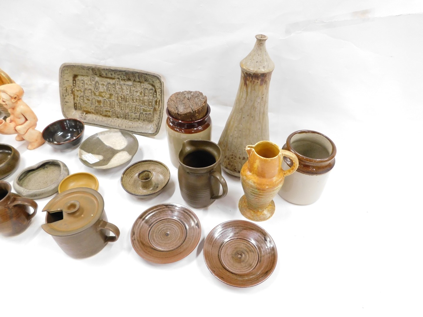 A quantity of items, to include stoneware jars, studio pottery items, etc. - Image 2 of 3