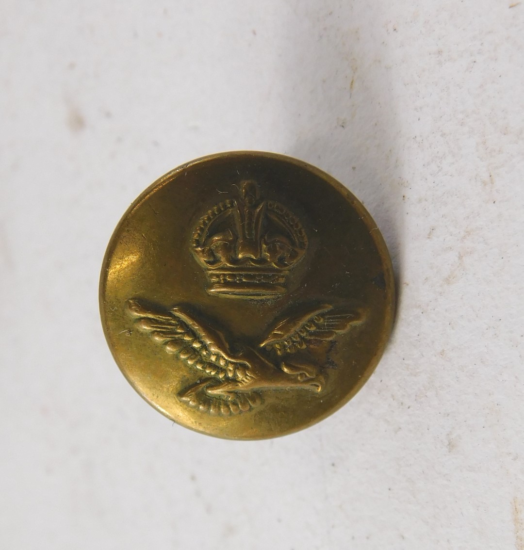 A collection of Royal Navy brass buttons, by J R Gaunt & Sons Ltd (14) a smaller version and an RAF - Image 4 of 7