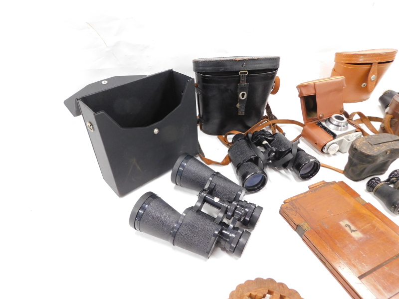 Miscellaneous items, to include a mahogany camera plate, opera glasses, binoculars, writing slate, e - Image 3 of 3