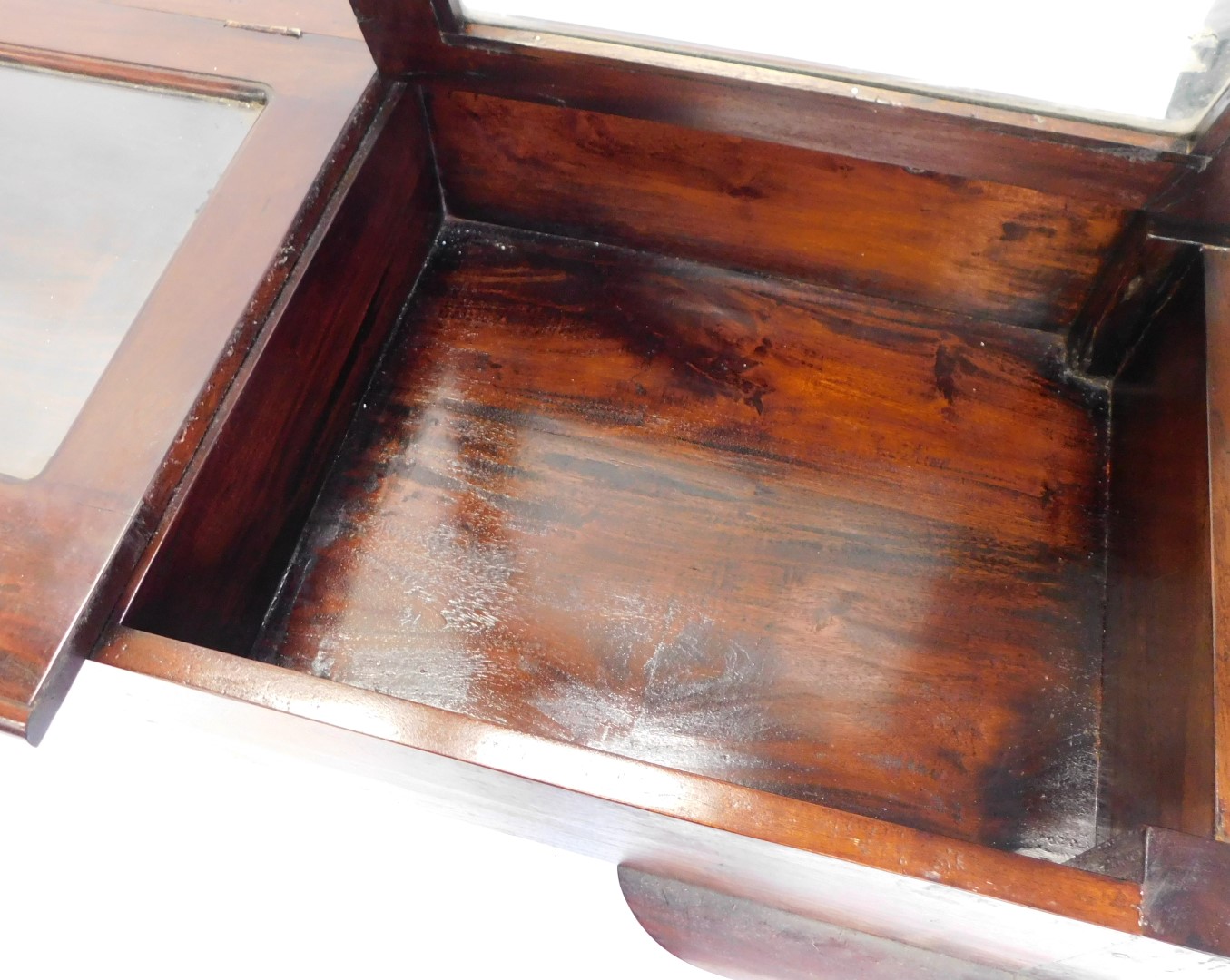 A hardwood display table, the rectangular top with three hinged and glazed doors, on cabriole legs w - Image 3 of 3