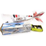 A large remote control part polystyrene airplane, a remote control helicopter, etc. Buyer Note: VAT