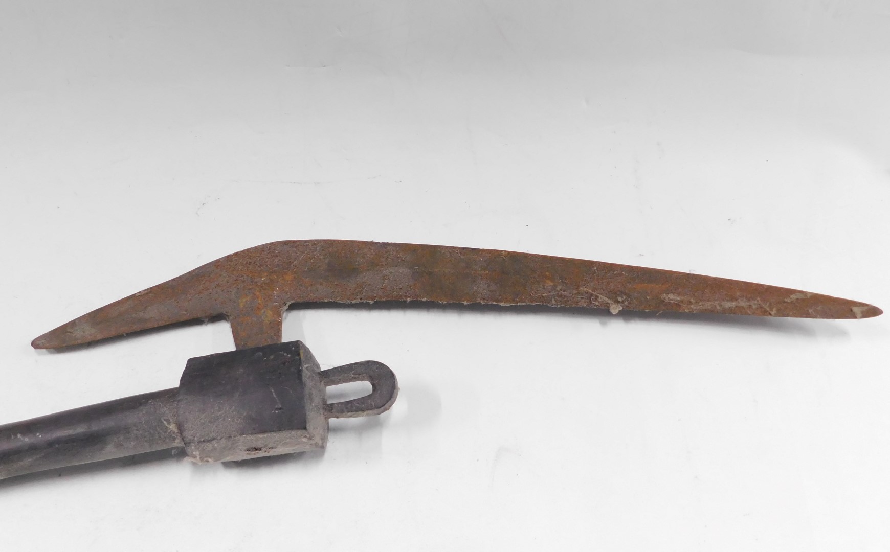 Tribal art. An African axe, with elongated blade, mounted on wooden handle, 77cm high. (AF) - Image 2 of 3