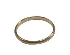 A 9ct gold wedding band, of plain design, ring size N, 1.2g.