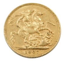 An Edward VII full gold sovereign, dated 1907.