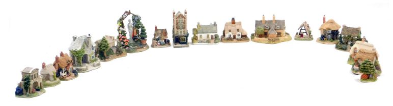 A quantity of Lilliput Lane cottages, to include Jeweller, Snowdon Lodge, Bramble Cottage, etc. (AF)