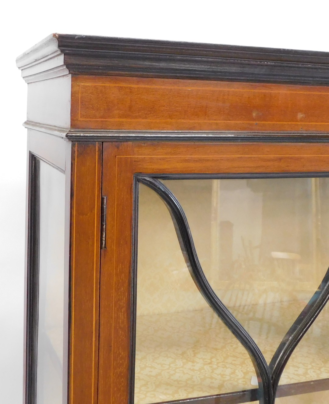 An Edwardian mahogany and boxwood strung display cabinet, with two glazed doors, on square tapering - Image 3 of 3