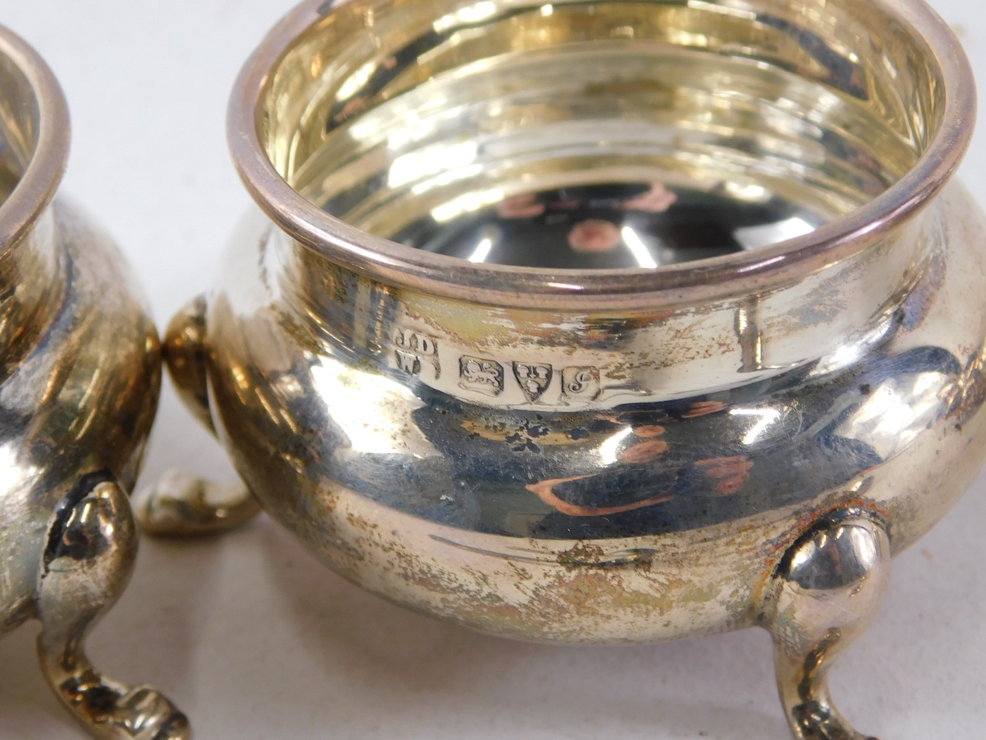 Two pairs of silver salts, including a pair of late Edwardian silver salts of cauldron shaped design - Image 3 of 4