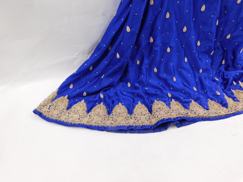 A blue satin ladies dress, embroidered with silver thread. - Image 2 of 4