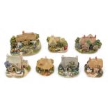 A collection of Lilliput Lane cottages, to include Water's Edge, Chatterbox Corner, etc. (7, all box