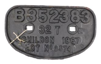 A British Rail cast iron railway wagon plaque, numbered B352383 32T Shildon 1967, 28cm wide.