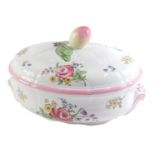 A Spode Marlborough sprays pattern oven to tableware tureen, decorated with flowers, 26cm wide.