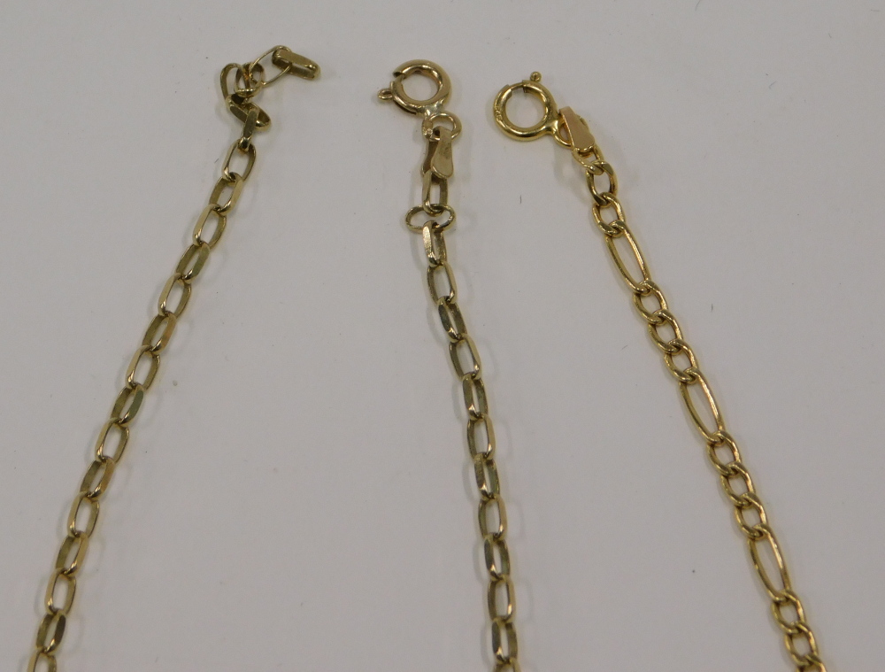 A 9ct gold flattened curb necklace, and a 9ct gold Byzantine link bracelet, 4g. (2, AF) - Image 2 of 2