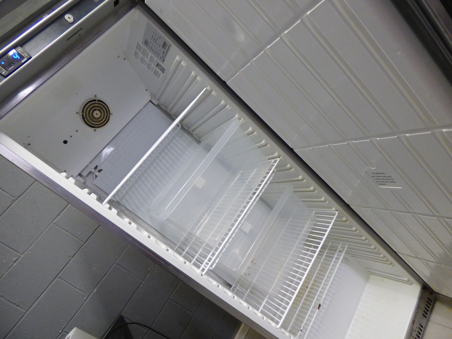 Polar Refrigerator, Model: CD082 - Image 3 of 4