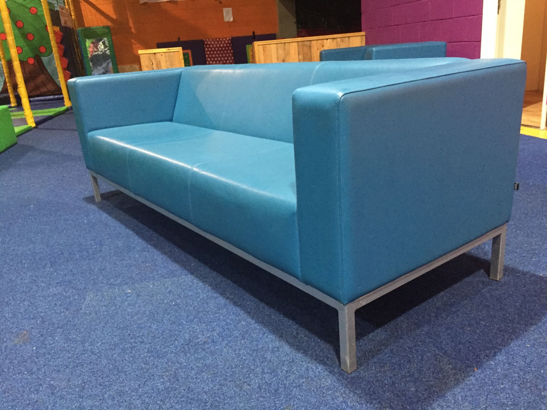 Three Seater Settee - Image 2 of 6