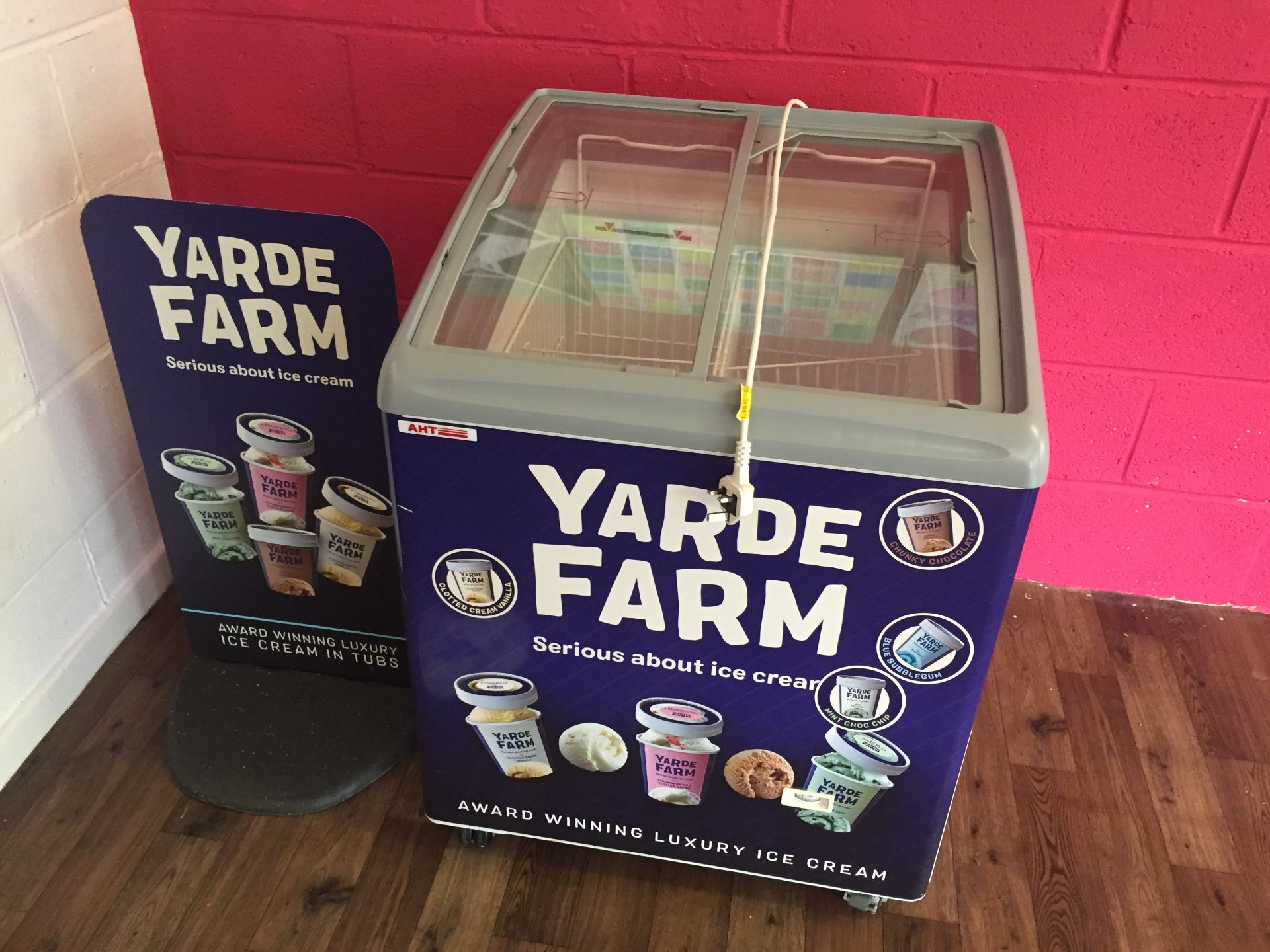 Yarde Farm Ice Cream Freezer