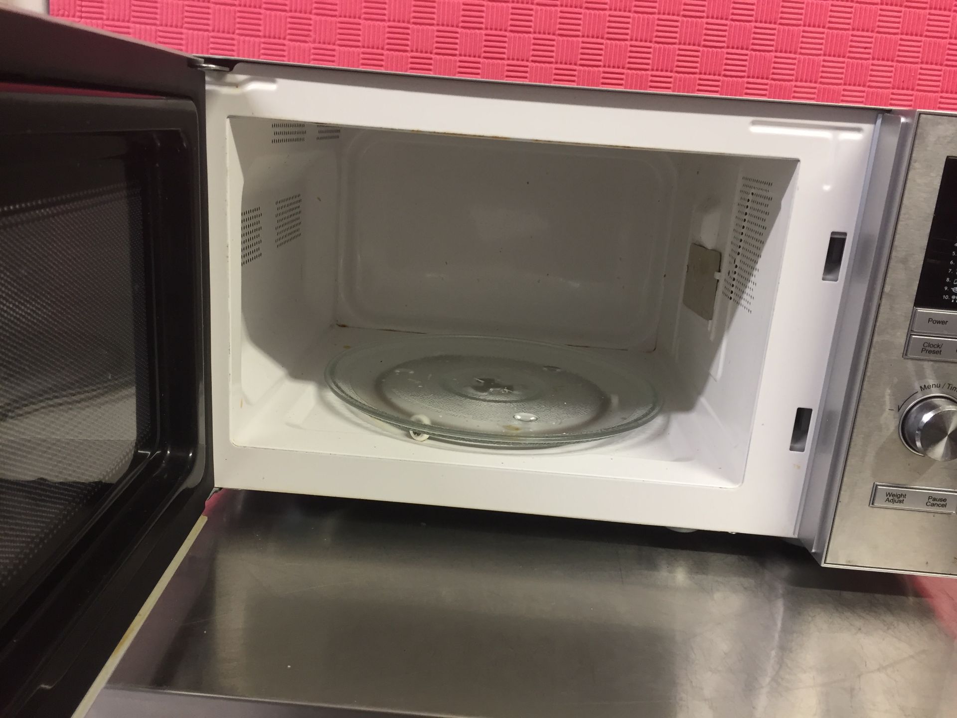 ADEXA Microwave Oven - Image 2 of 5
