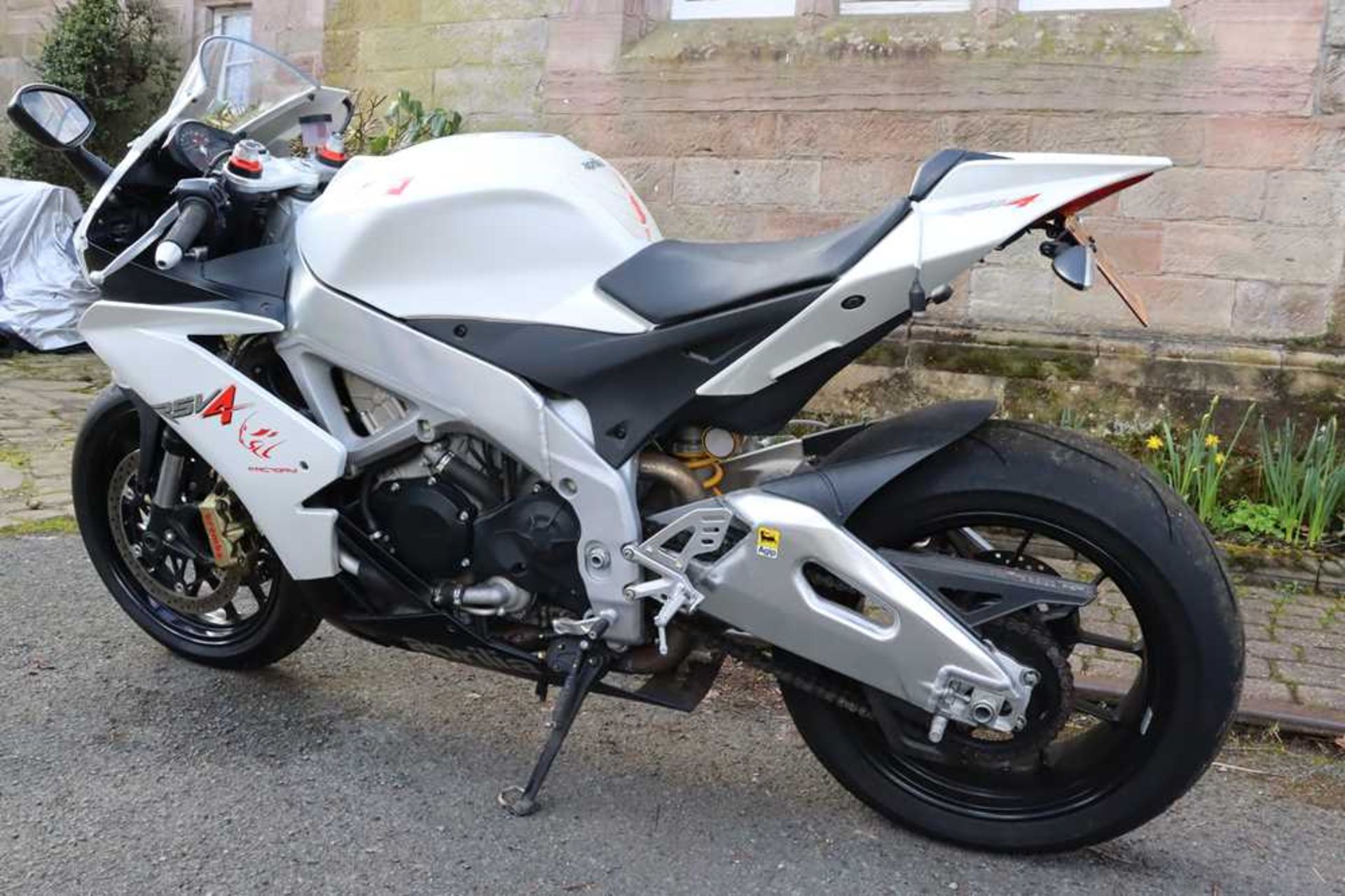 2010 Aprilia RSV4R Fitted with Moto GP style exhaust, original included - Image 6 of 44