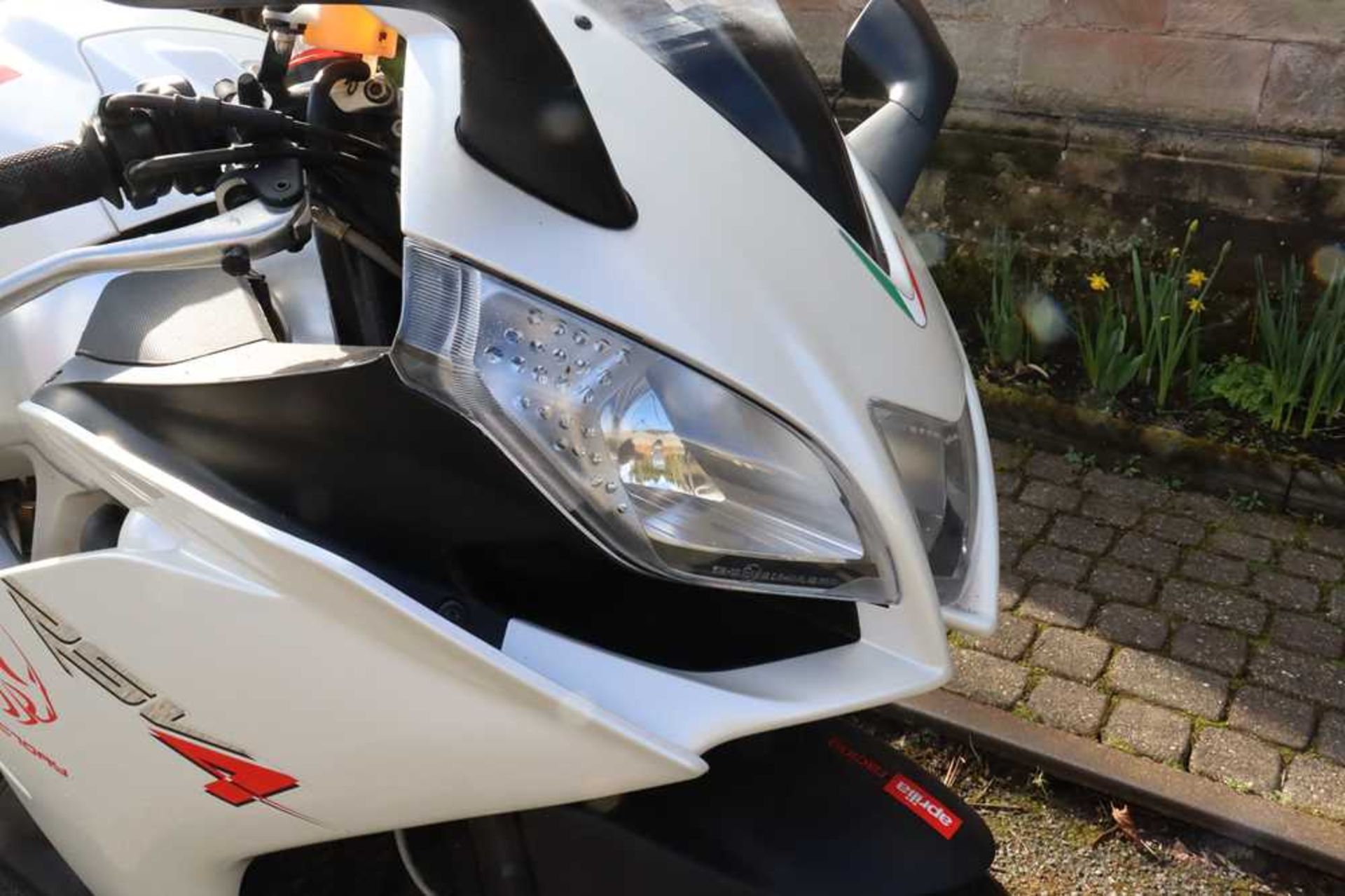 2010 Aprilia RSV4R Fitted with Moto GP style exhaust, original included - Image 7 of 44