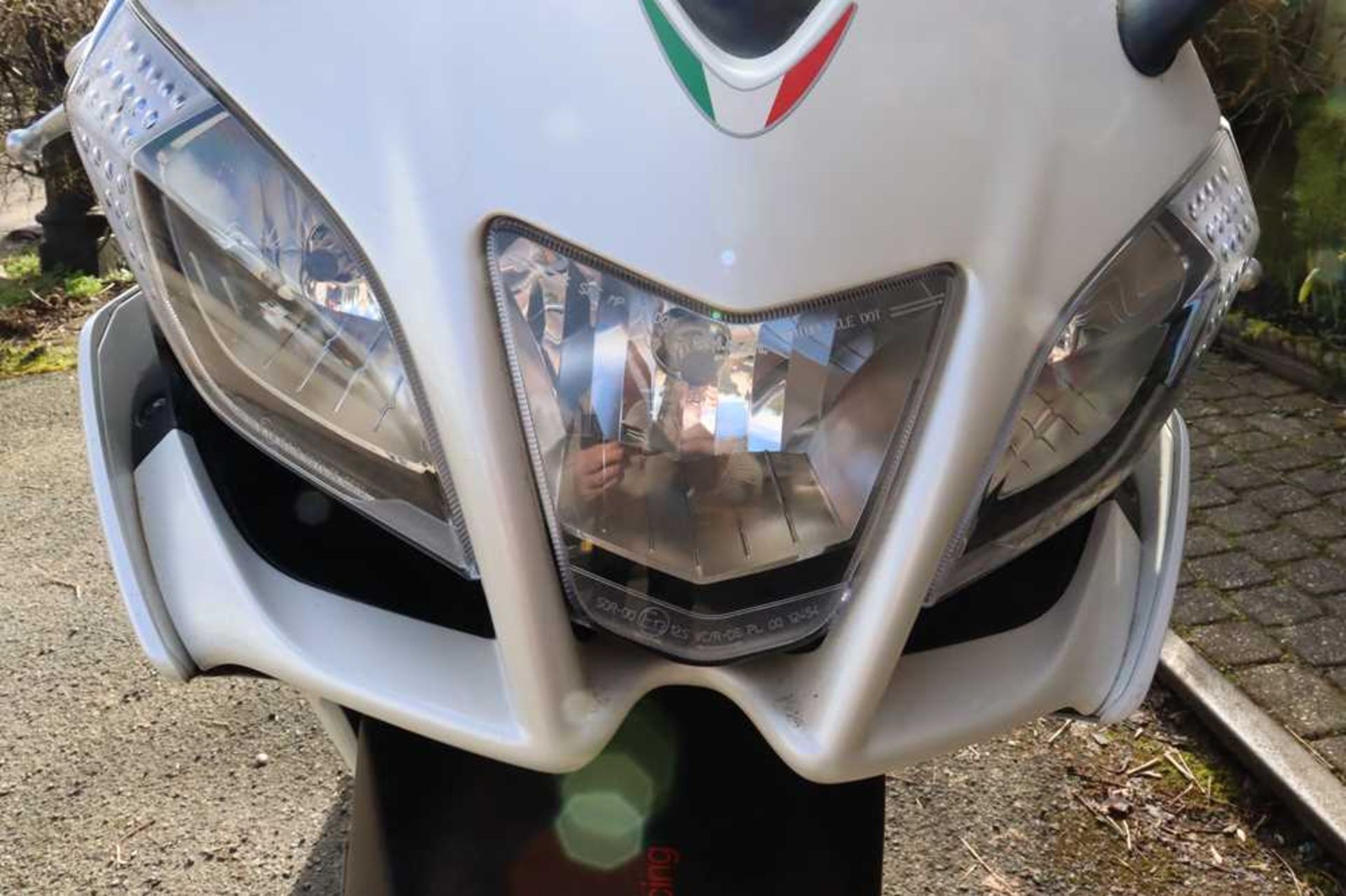 2010 Aprilia RSV4R Fitted with Moto GP style exhaust, original included - Image 12 of 44