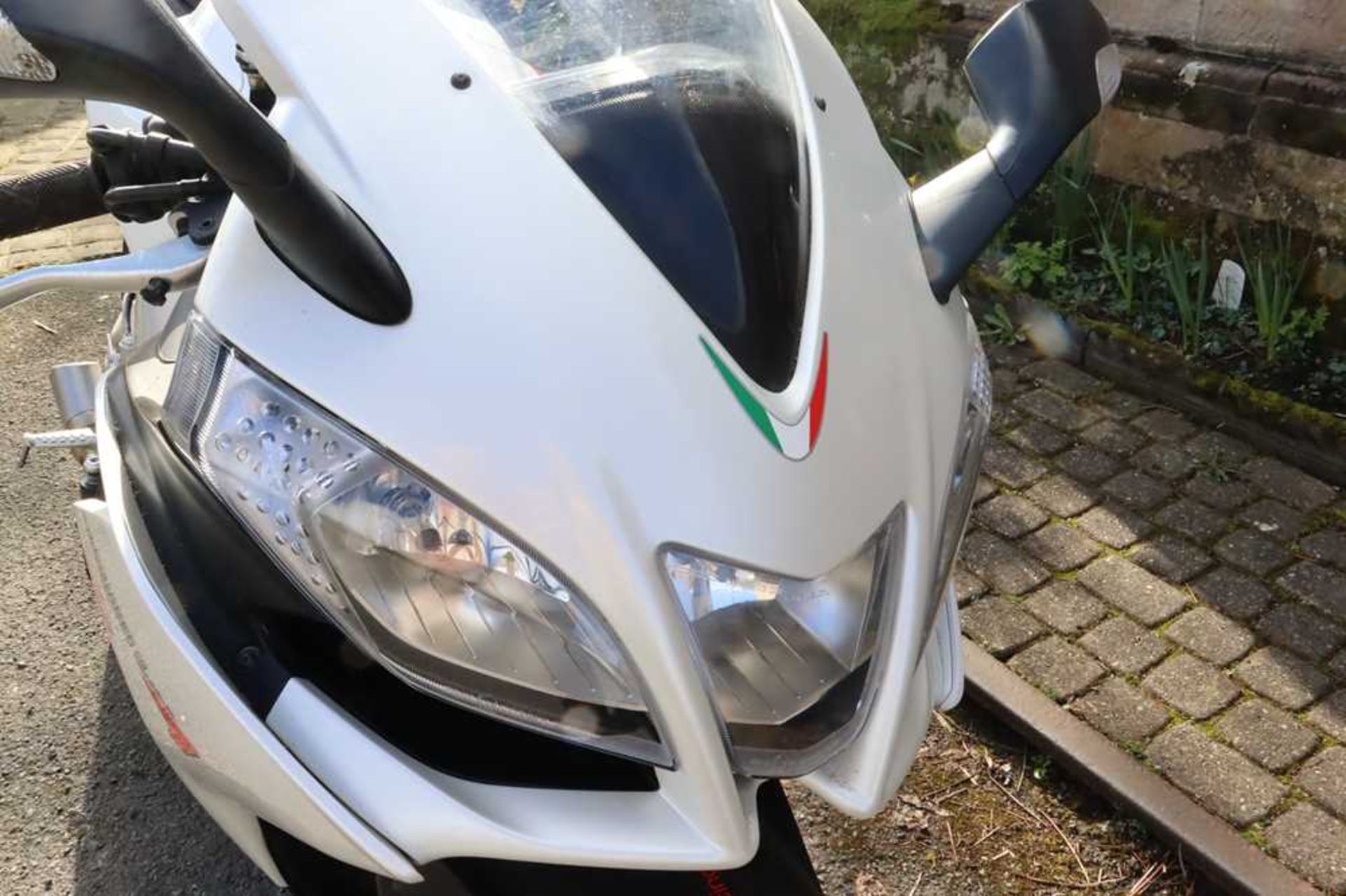 2010 Aprilia RSV4R Fitted with Moto GP style exhaust, original included - Image 9 of 44