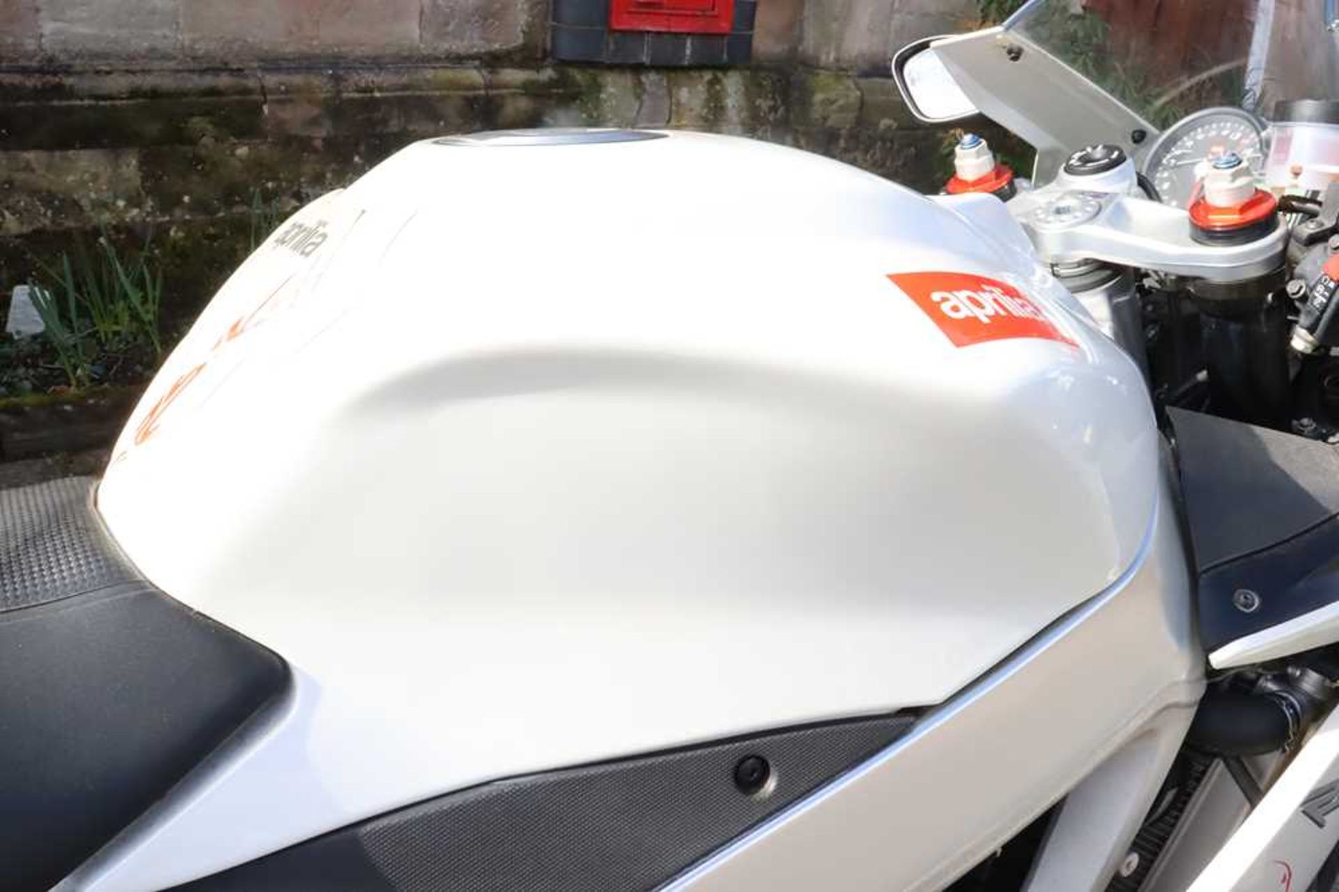 2010 Aprilia RSV4R Fitted with Moto GP style exhaust, original included - Image 15 of 44
