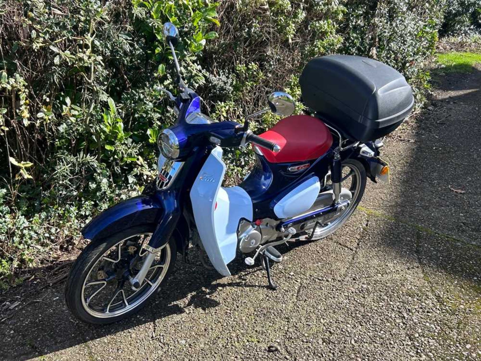 2019 Honda Super Cub 125 - Image 2 of 15