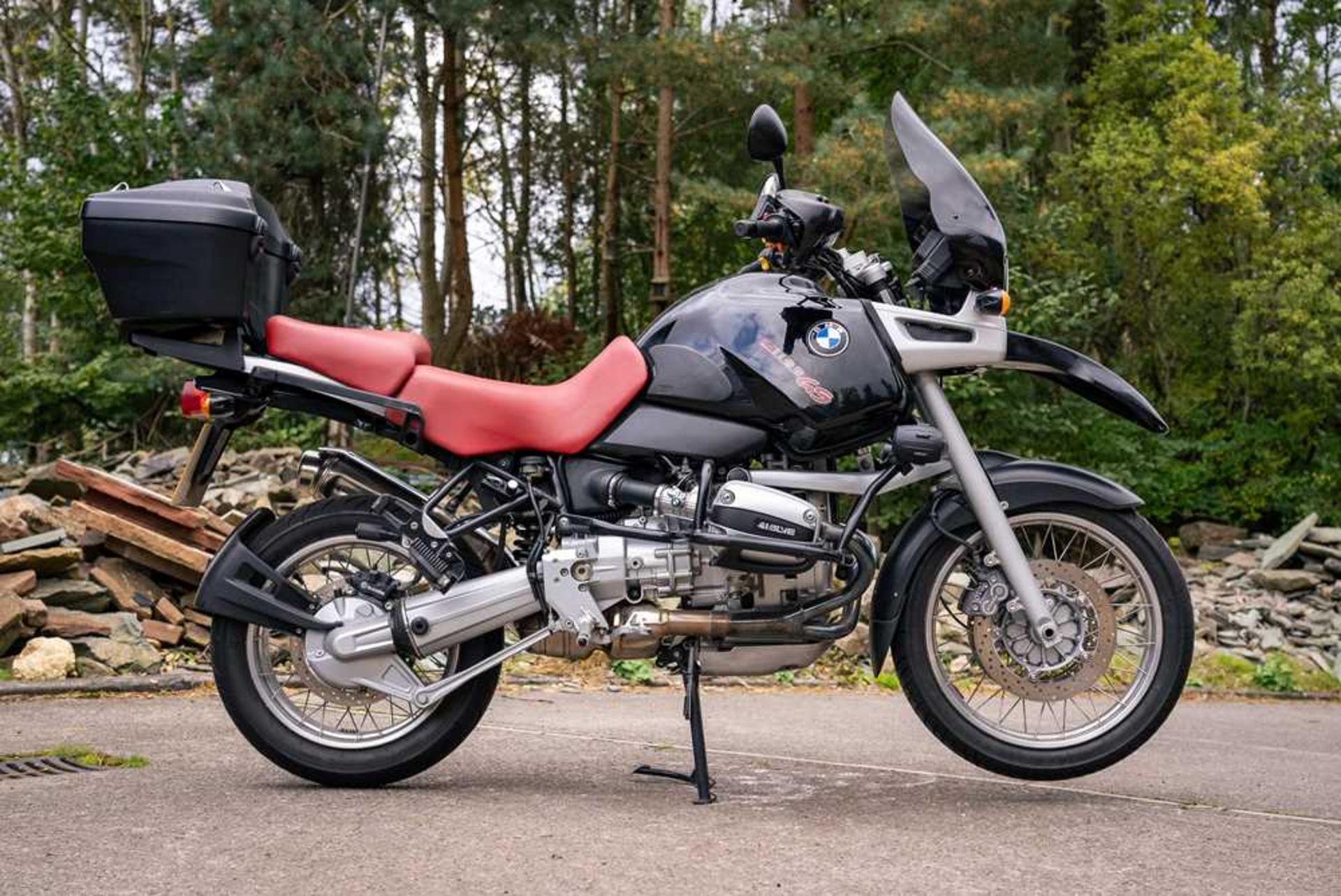 2000 BMW R1100GS Fitted with panniers, top box, and engine bars