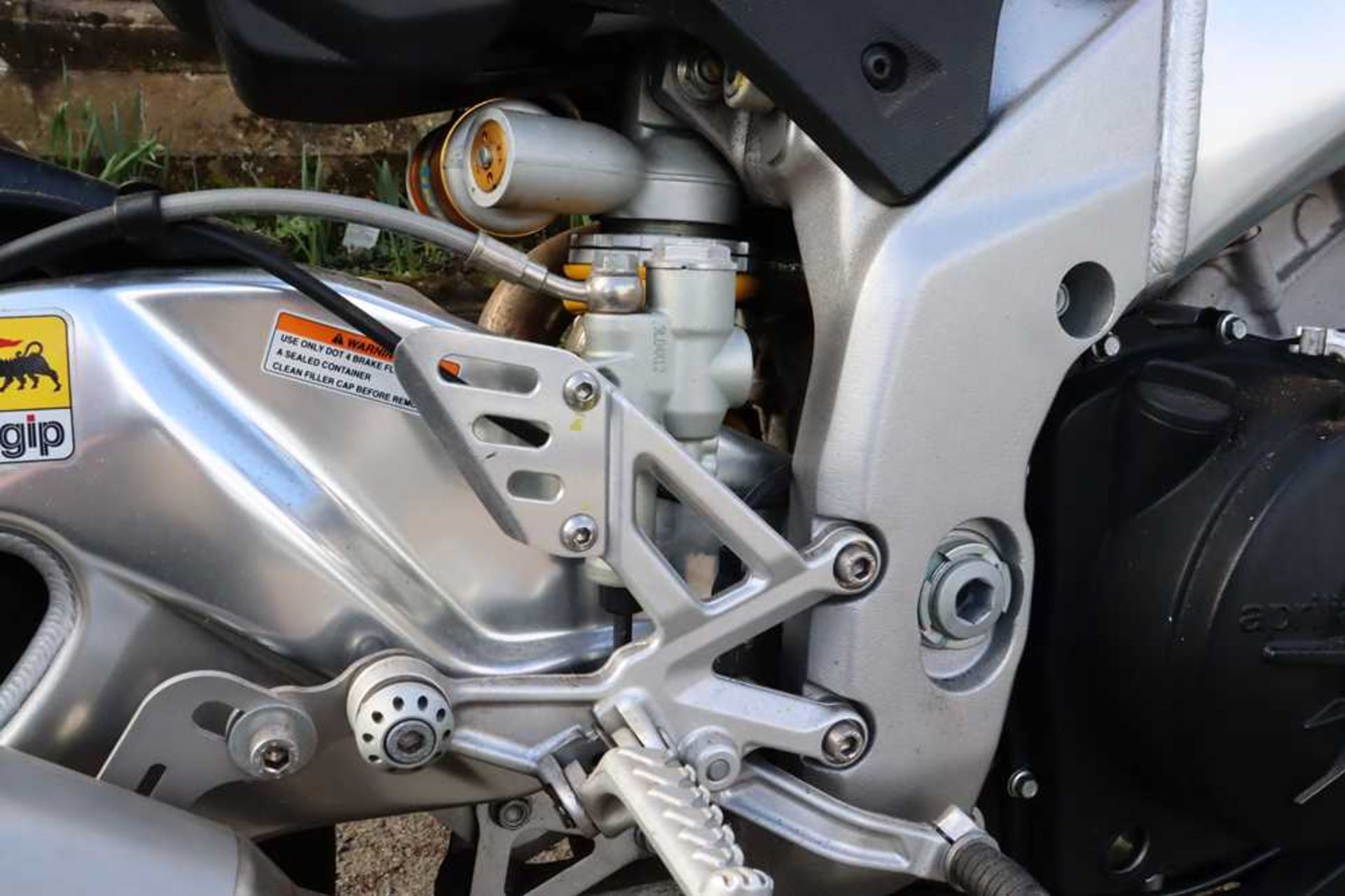 2010 Aprilia RSV4R Fitted with Moto GP style exhaust, original included - Image 31 of 44