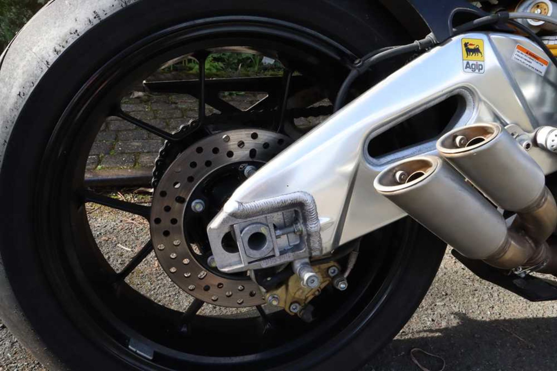 2010 Aprilia RSV4R Fitted with Moto GP style exhaust, original included - Image 29 of 44