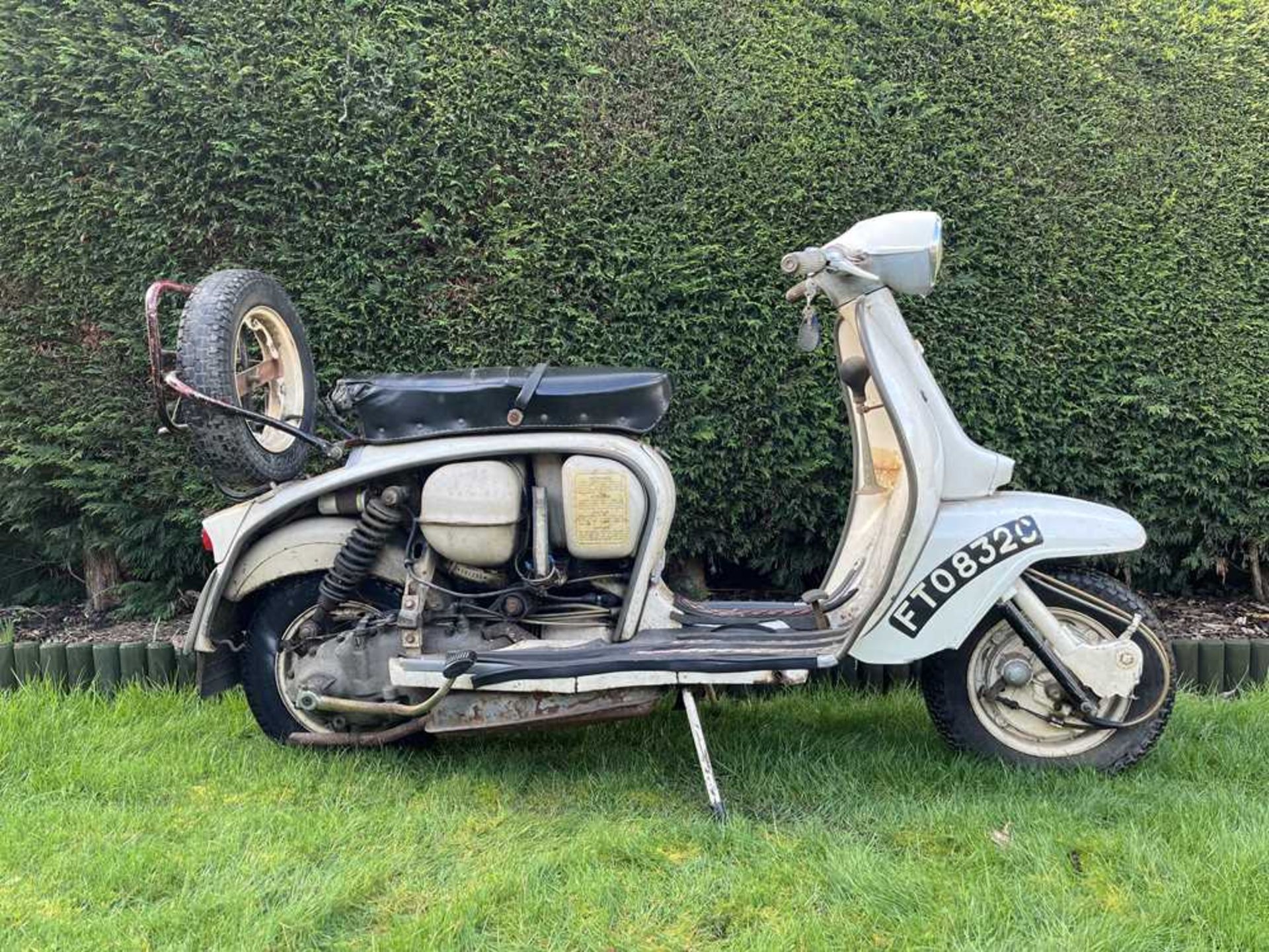 1965 Lambretta GT200 Extremely original with complete provenance - Image 14 of 148