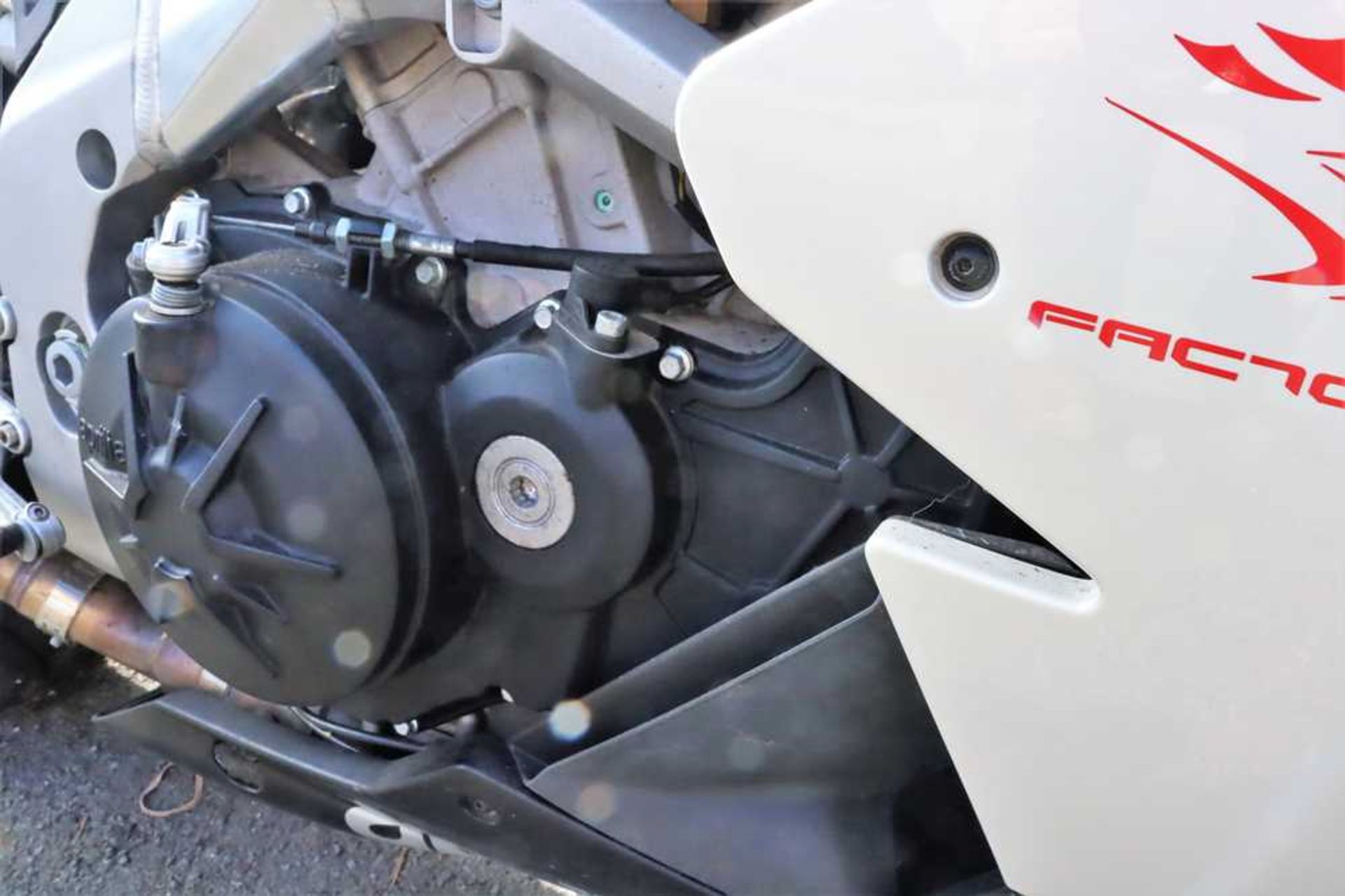 2010 Aprilia RSV4R Fitted with Moto GP style exhaust, original included - Image 38 of 44