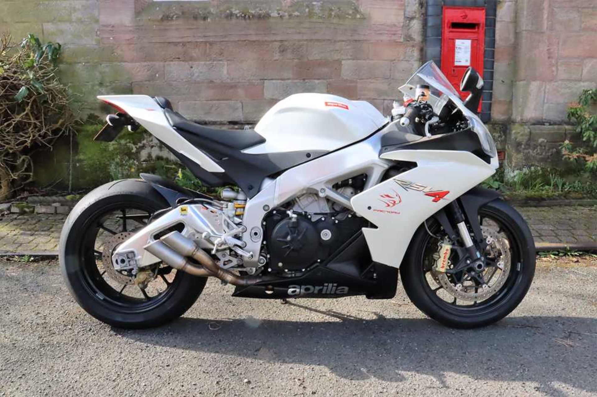 2010 Aprilia RSV4R Fitted with Moto GP style exhaust, original included