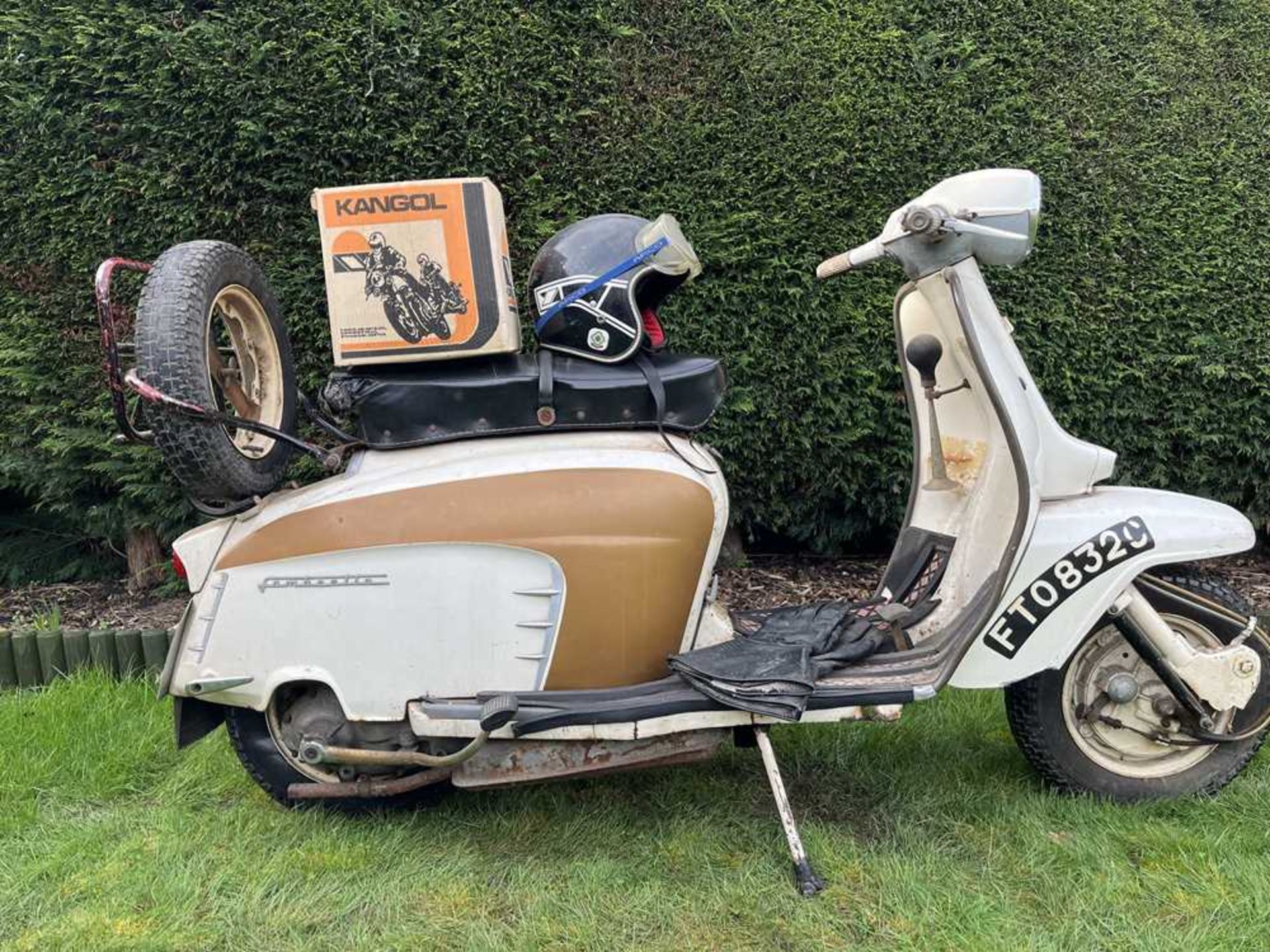 1965 Lambretta GT200 Extremely original with complete provenance - Image 13 of 148