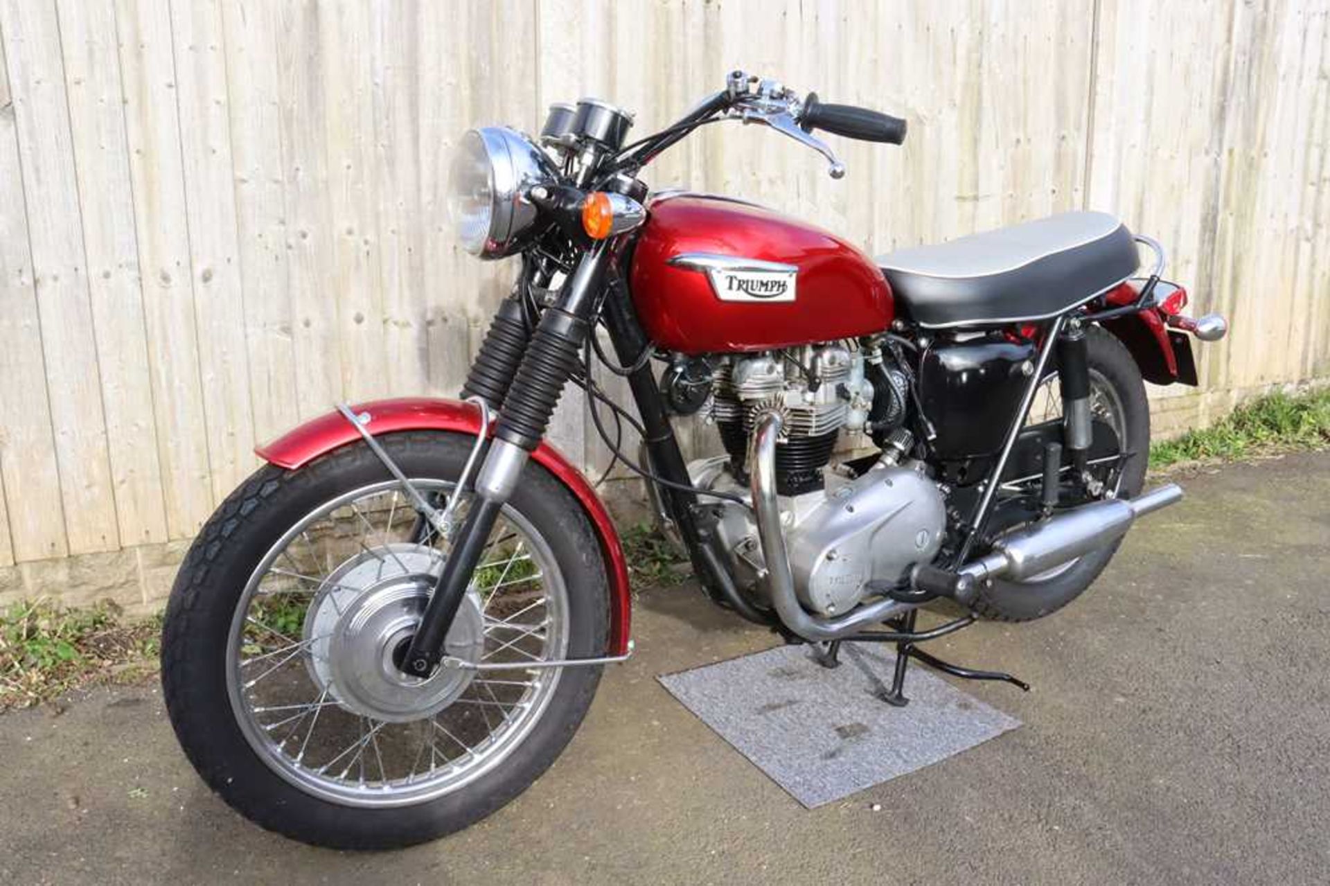 1970 Triumph Trophy TR6R Late pre oil-in-frame Triumph twin - Image 4 of 42