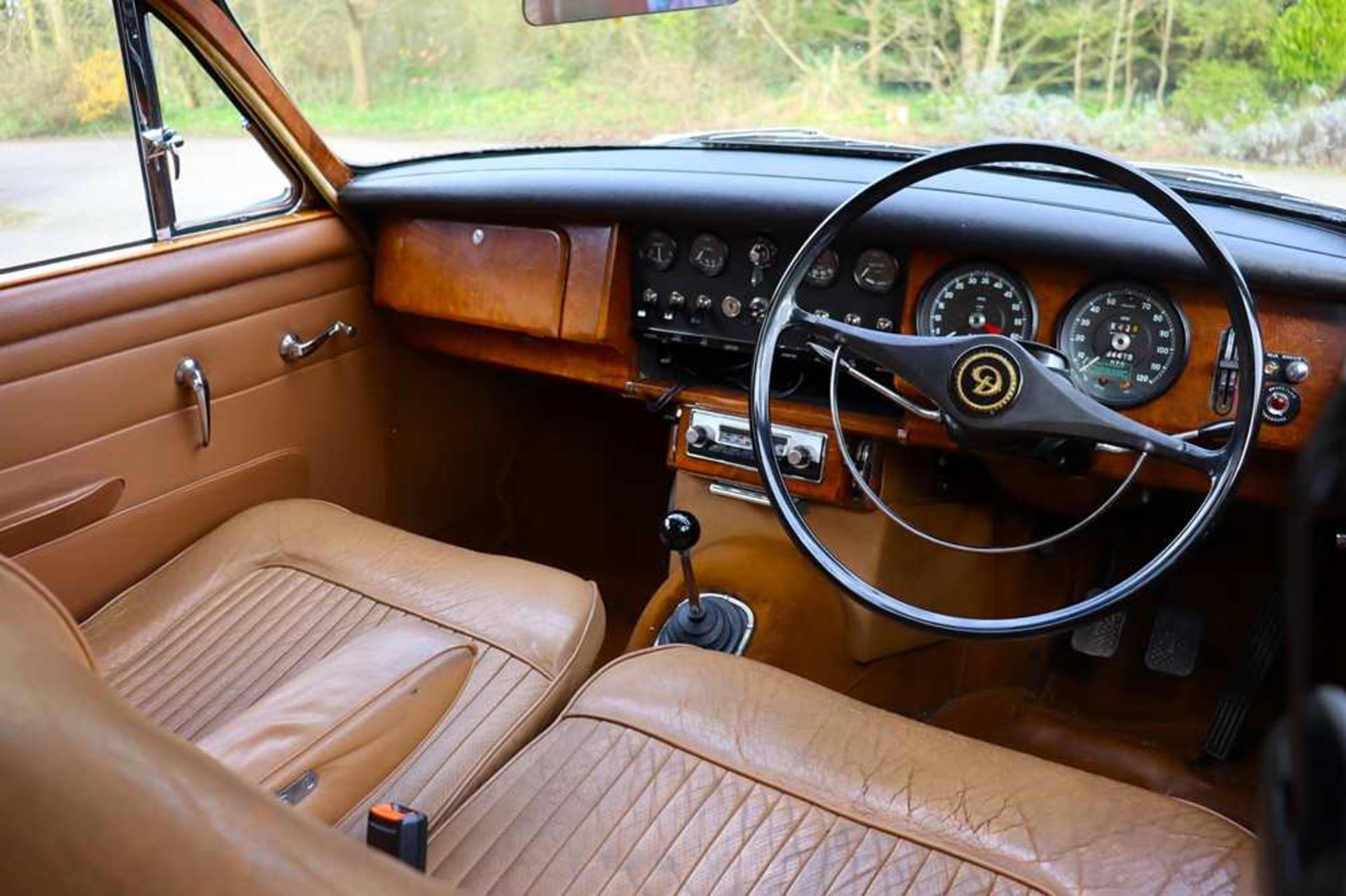 1969 Daimler V8-250 Desirable manual example with overdrive - Image 25 of 101
